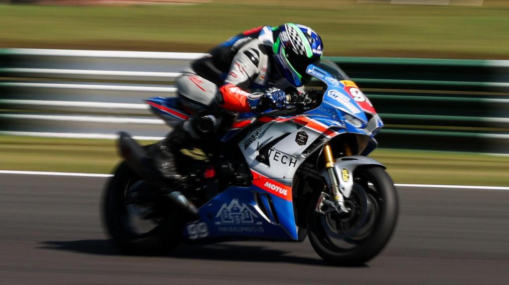 Superbike-Fahrer Grigor nach Unfall in künstlichem Koma
