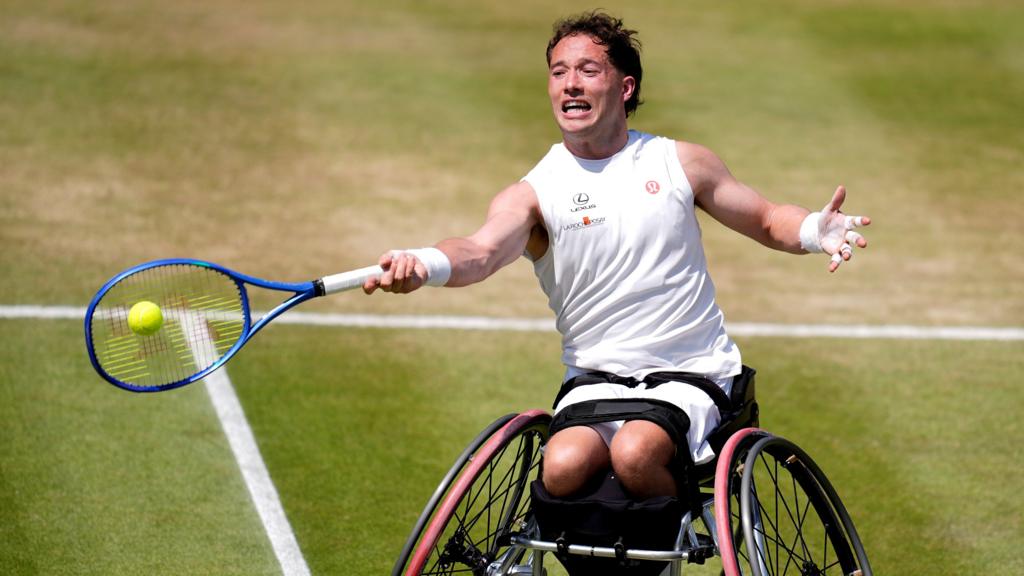 bbc.co.uk - BBC Sport - Wimbledon 2026 LIVE: Alfie Hewett vs Ji Zhenxu - watch stream, listen to radio commentary, text updates, order of play & scores