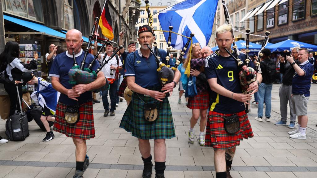 Scotland fans with bagpipes