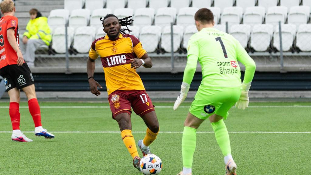 bbc.co.uk - BBC Sport - Thursday's Conference League - Motherwell & Hibs in action, radio commentary & live text