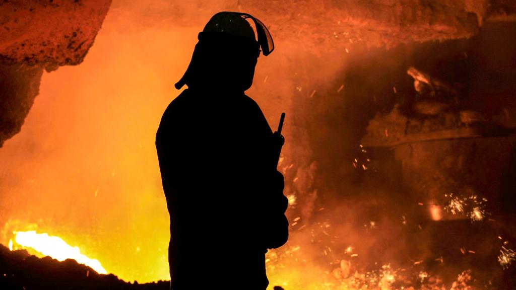 Britain Nationalizes British Steel Amid Chinese Ownership Dispute