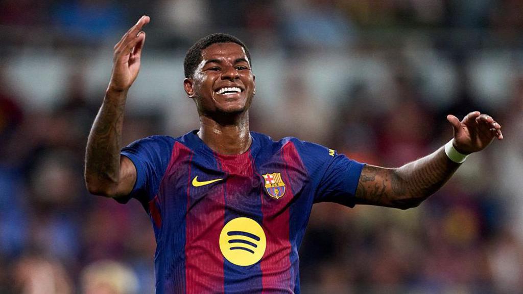 Marcus Rashford in action for Barcelona