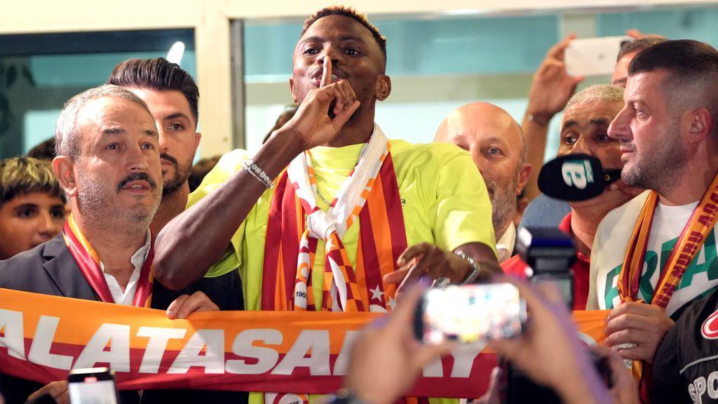 Victor Osimhen being introduced to the Galatasaray fans.