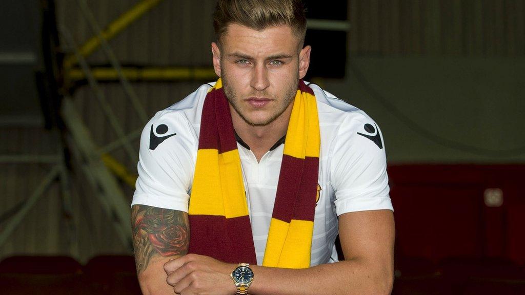 Jacob Blyth dons a Motherwell scarf