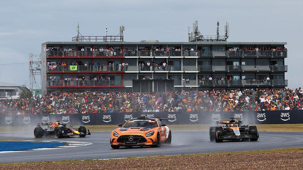 Oscar Piastri and Max Verstappen behind safety car