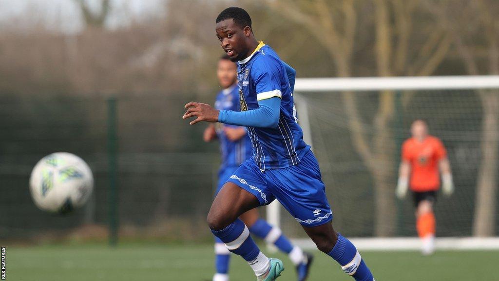 Idowu is close friends with fellow Shrewsbury player Tunmise Sobowale