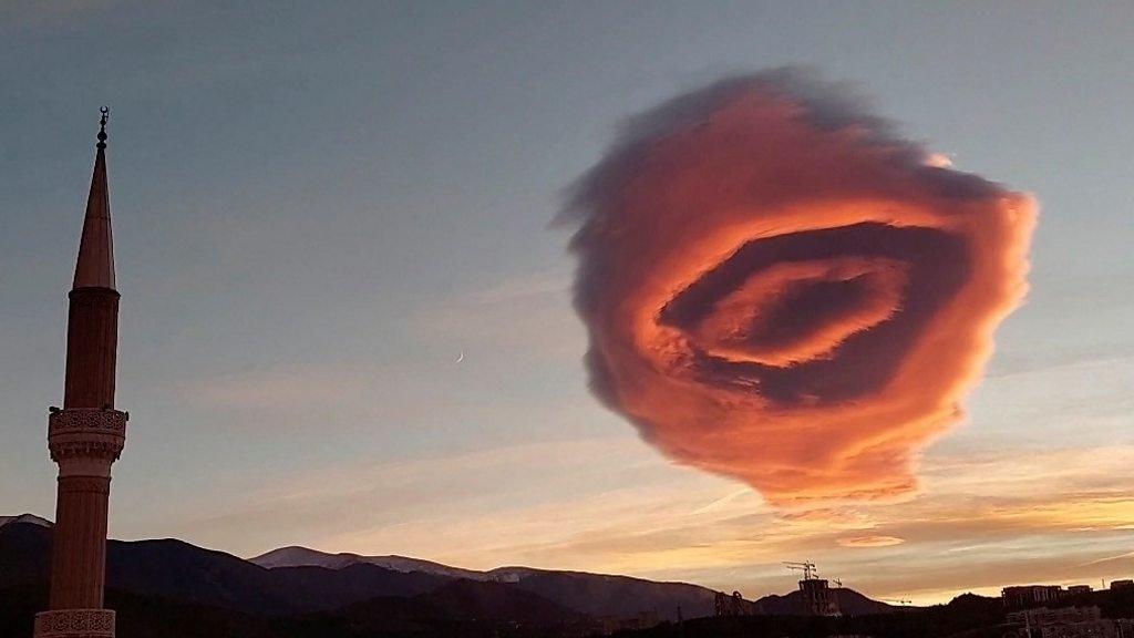 Lenticular cloud