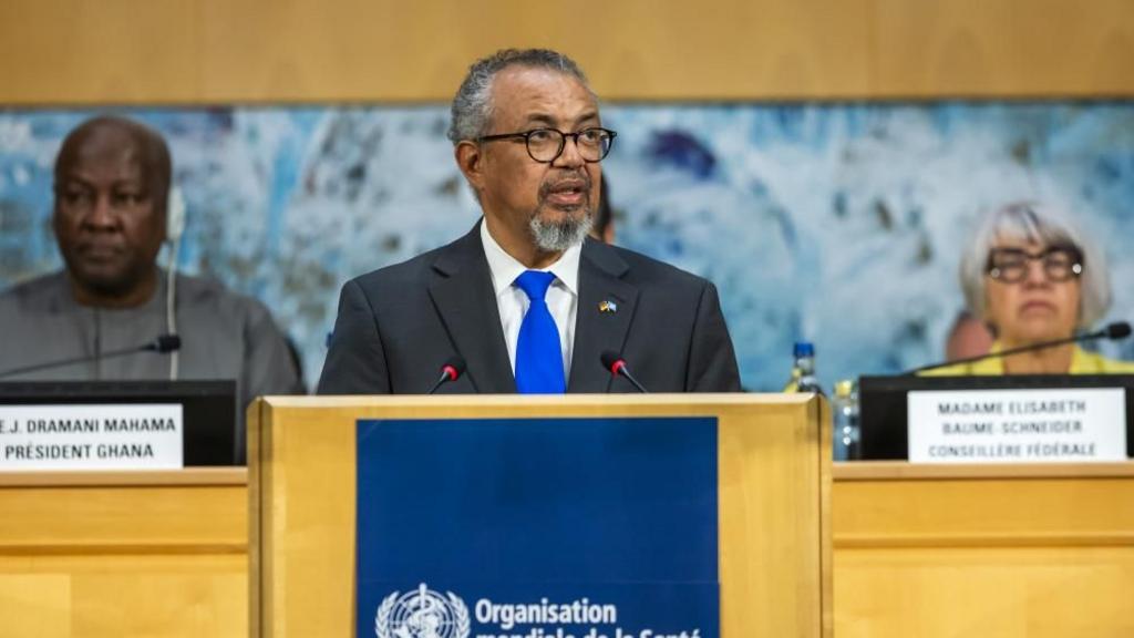 Tedros Adhanom Ghebreyesus (C) addresses his statement 