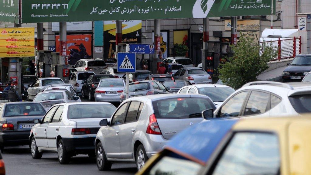 Long queue at a petrol station in Tehran, Iran, on 27 October 2021 following a cyberattack