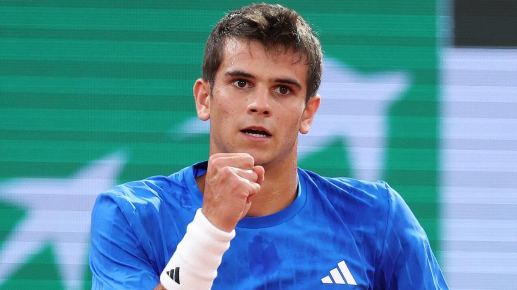 Rafael Jodar celebrates a point