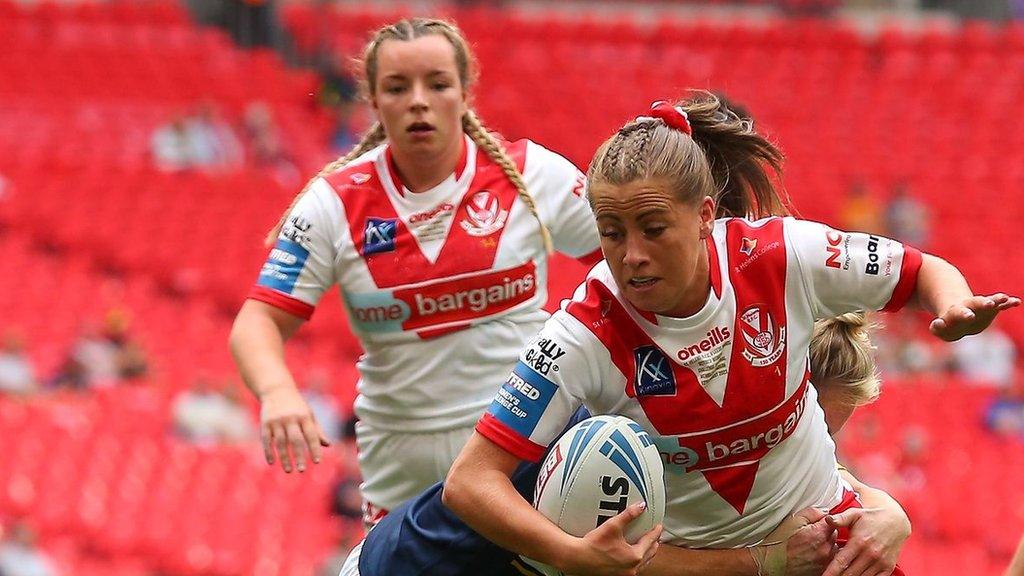 Tara Jones became the first women to score in a Challenge Cup final at Wembley when she sent St Helens ahead against Leeds Rhinos