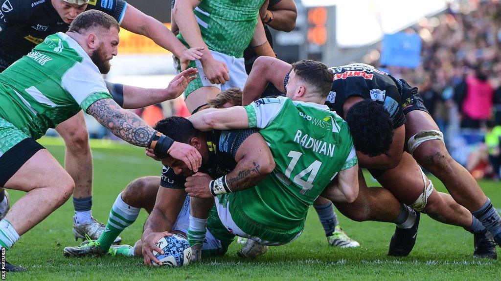 Scott Sio scores Exeter's third try against Newcastle