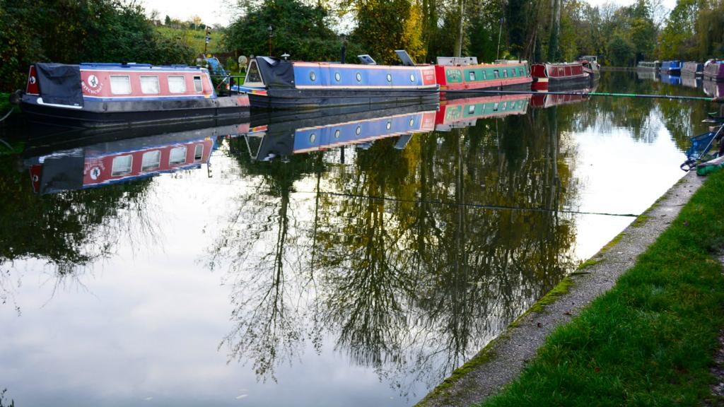 BBC Local Live Beds, Herts & Bucks on Thursday, 3 December 2015. BBC