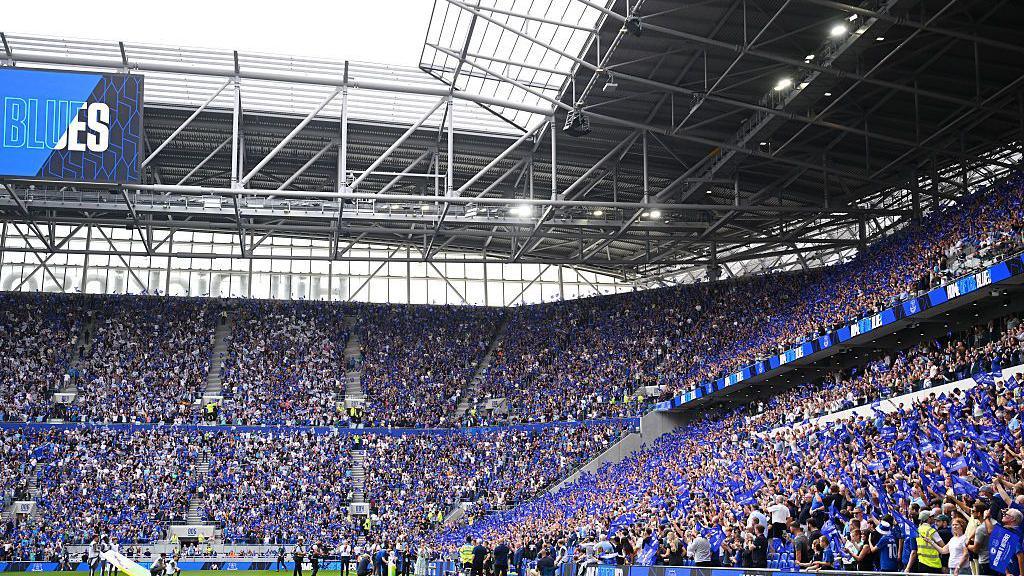 Everton made a winning start at their magnificent new Hill Dickinson Stadium