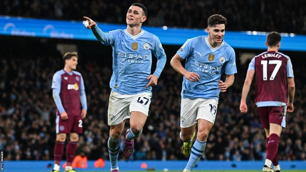 Phil Foden celebrates his goal