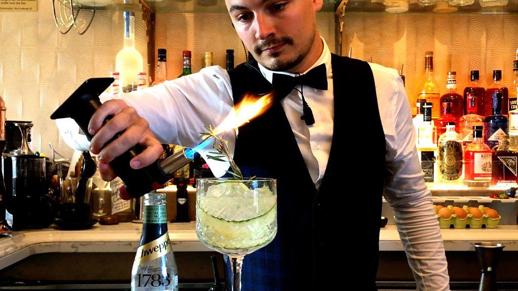 Mixologist at 1932 bar