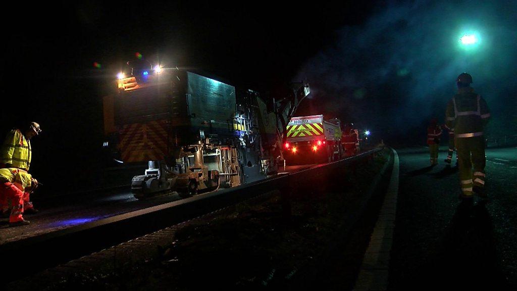 Work on Orwell Bridge at night