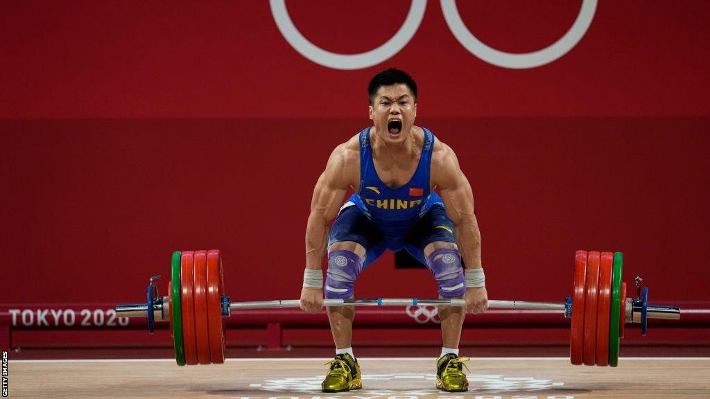 Lyu Xiaojun competing at the Tokyo 2020 Olympics