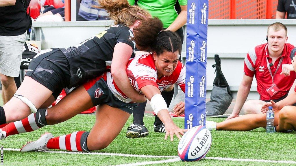 Tatyana Heard playing for Gloucester-Hartpury