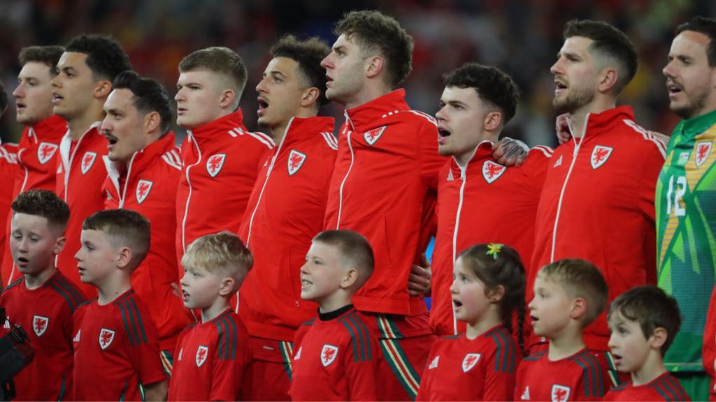 Wales national anthem v Finland