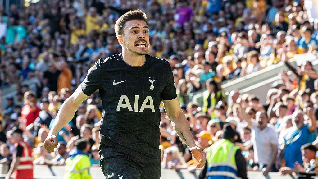 Joao Palhinha celebrates scoring