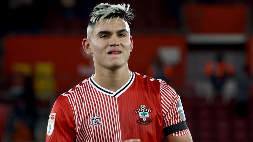 Everton komplettiert Leihsigning des Mittelfeldspielers Alcaraz