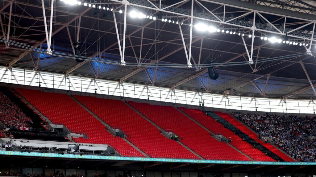 Why were thousands of seats empty at FA Cup semi?
