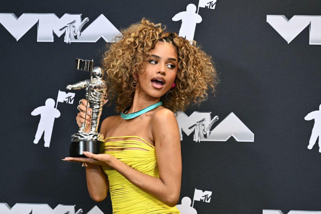 South African singer-songwriter Tyla poses in the pressroom with the Best Afrobeats award for "Water," during the MTV Video Music Awards at UBS Arena in Elmont, New York.