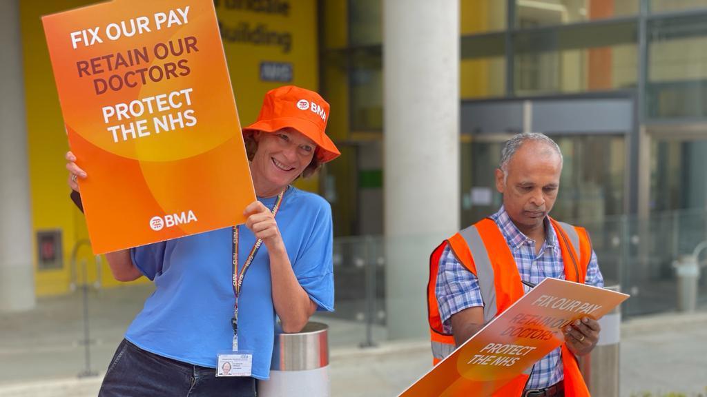 Consultants on strike in Brighton