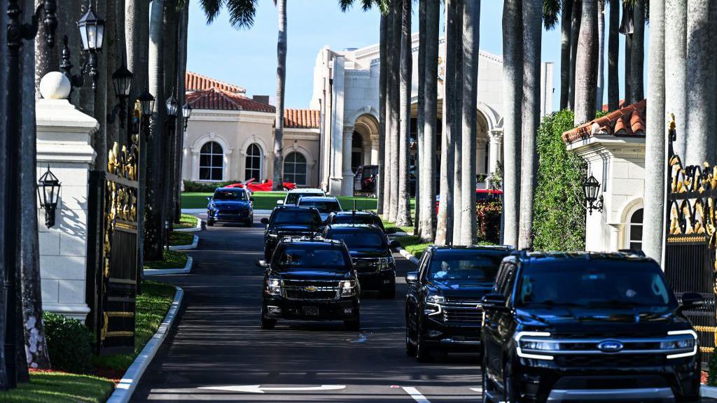 A picture showing the entrance to Trump International Golf Club in West Palm Beach, Florida