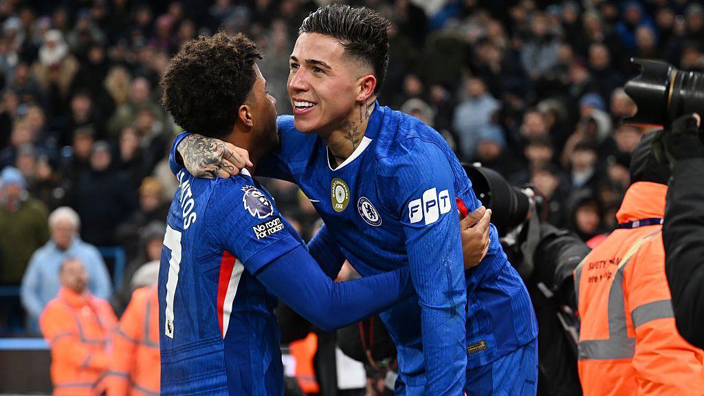 Santos y Fernández celebran