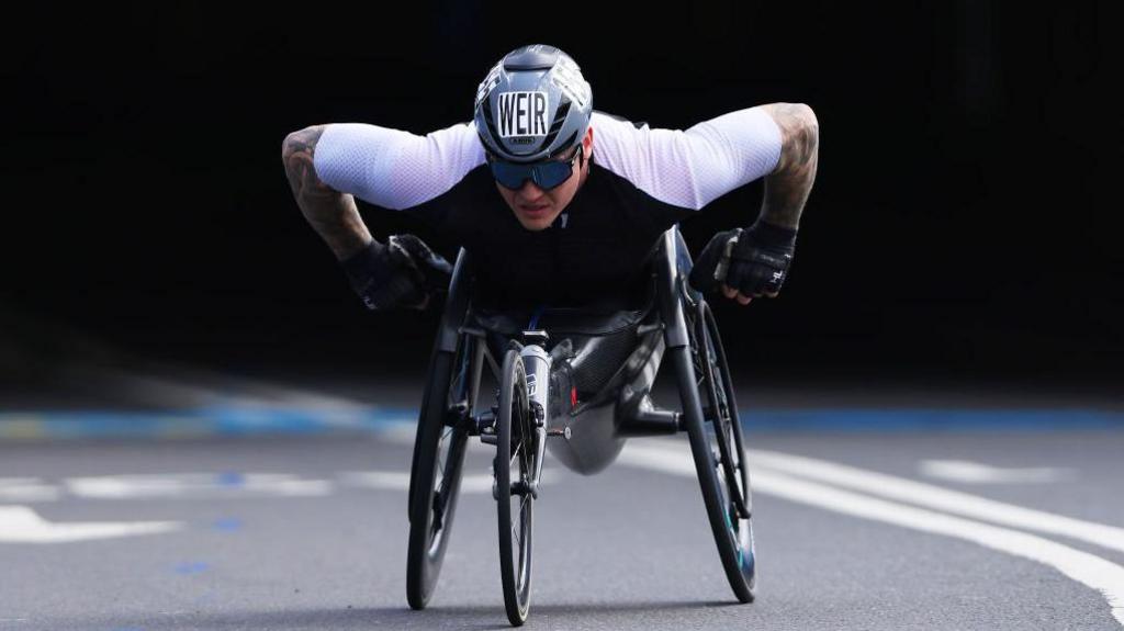 David Weir competing in the 2024 London Marathon