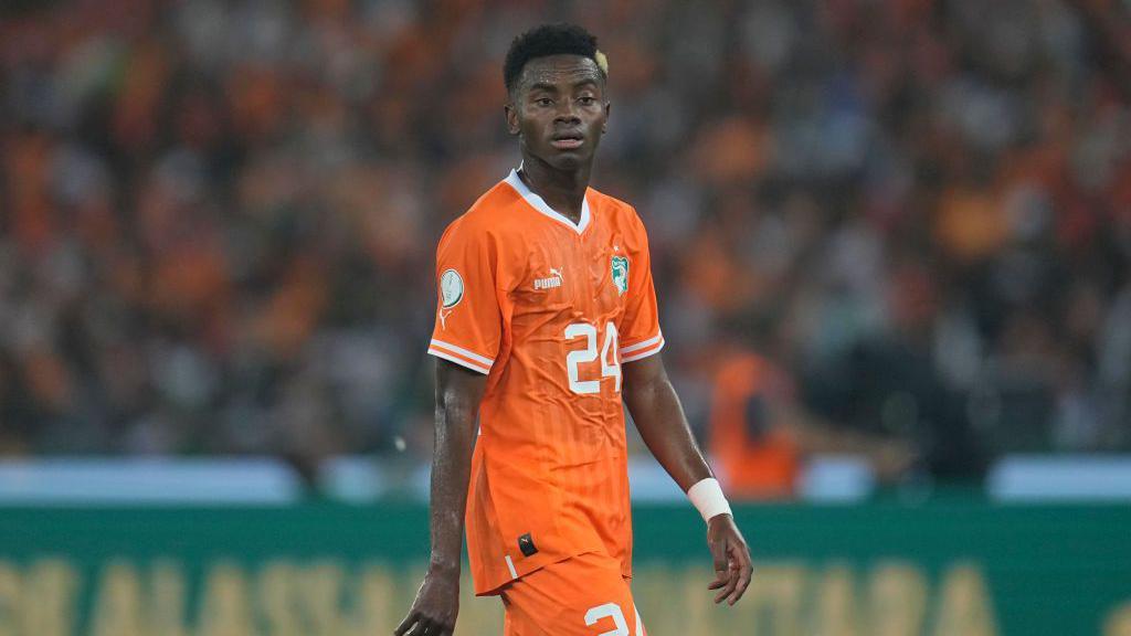 Simon Adingra in an Ivory Coast shirt