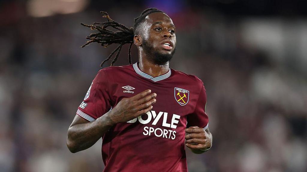 Aaron Wan-Bissaka in a West Ham shirt