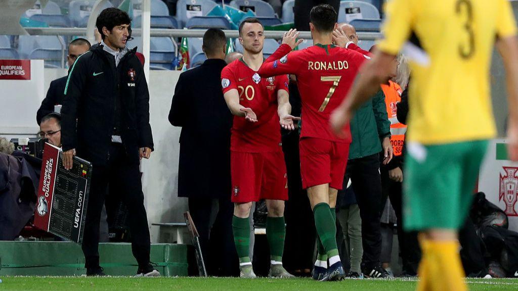 Diogo Jota replaces Cristiano Ronaldo for Portugal in November 2019