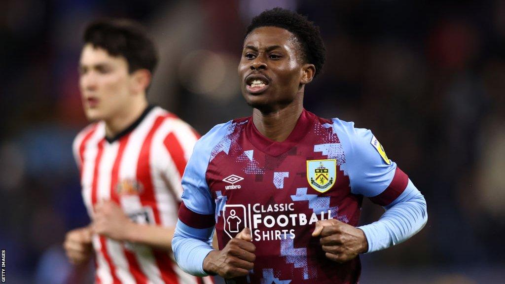 Nathan Tella playing for Burnley against Sunderland