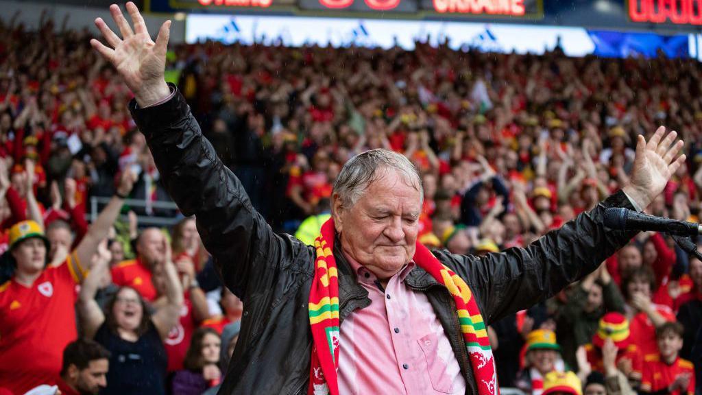Dafydd Iwan