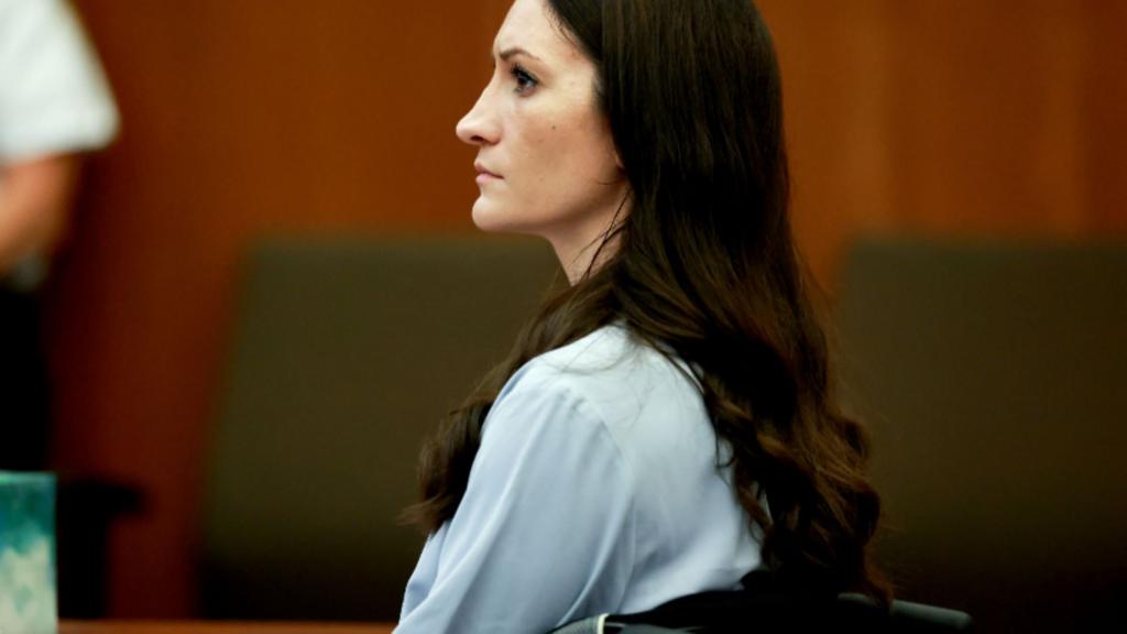 Why is postpartum psychosis central in the Lindsay Clancy trial?