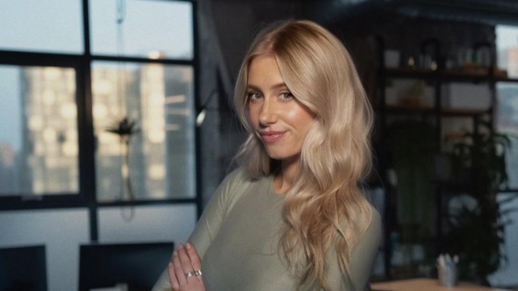 Sophie Warner with long blonde hair