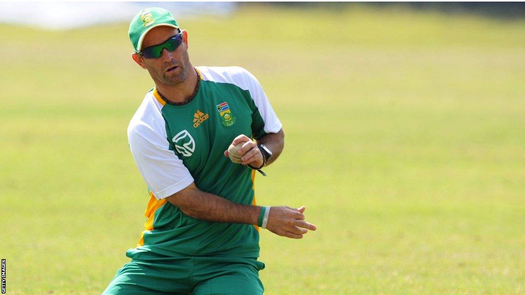 Rob Walter during fielding drill