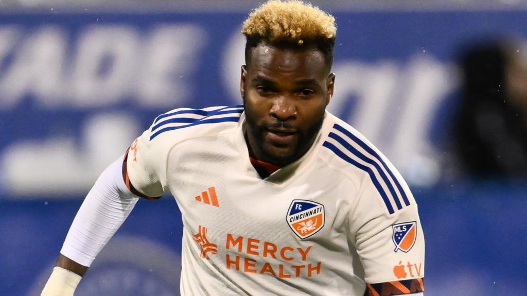 Gabon forward Boupendza dies aged 28 in China