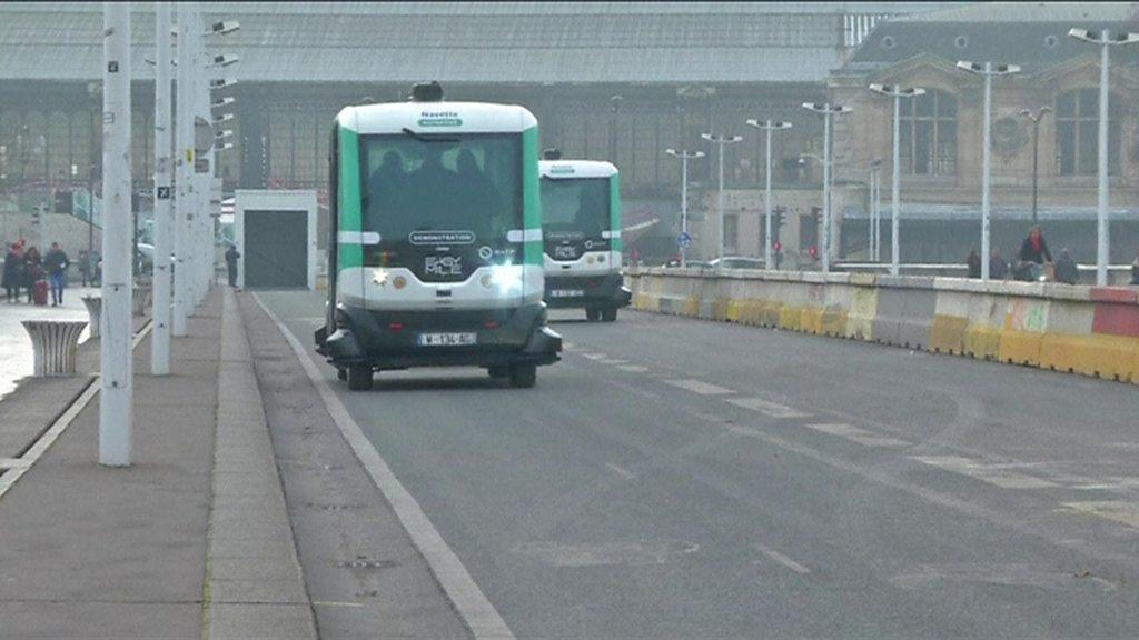 Self-driving bus