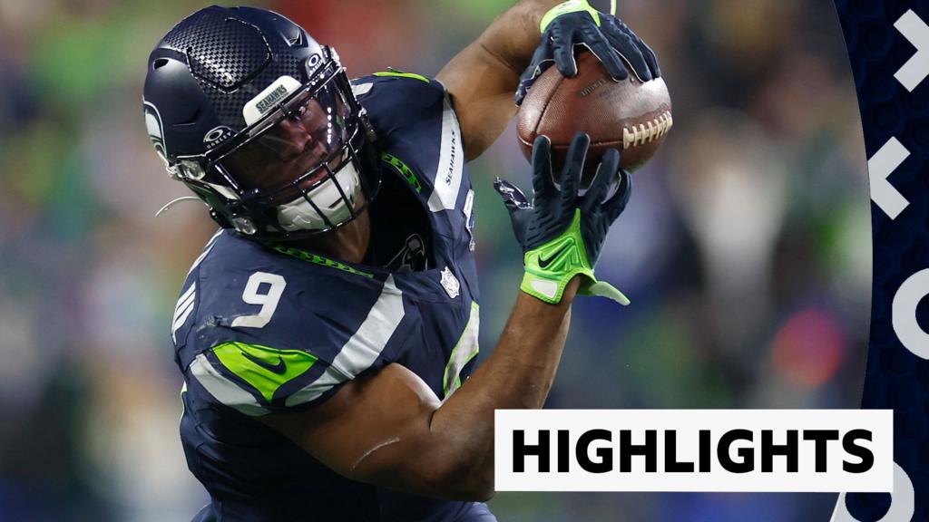 Walker scores hat-trick as Seahawks thrash 49ers