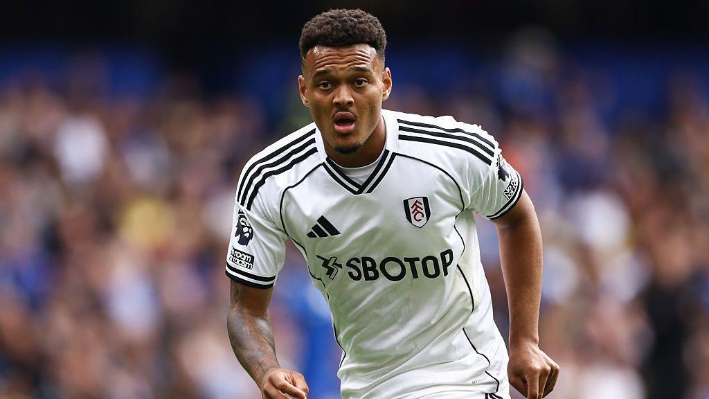 Rodrigo Muniz playing for Fulham
