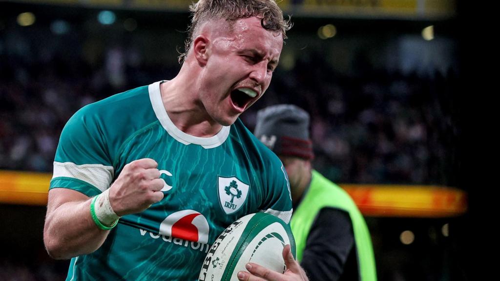 Craig Casey celebrates try