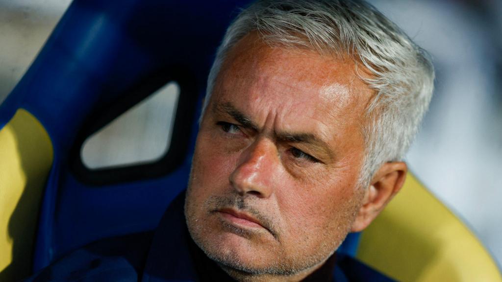 Mourinho Guides Benfica to Undefeated Season
