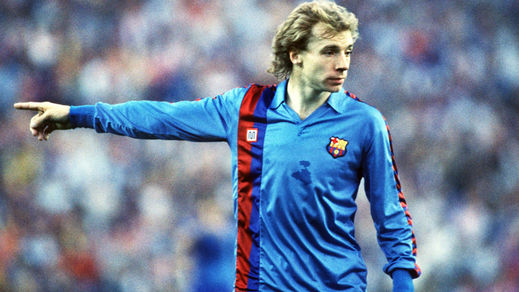 Steve Archibald in action for Barcelona in the 1986 European Cup final against Steaua Bucharest