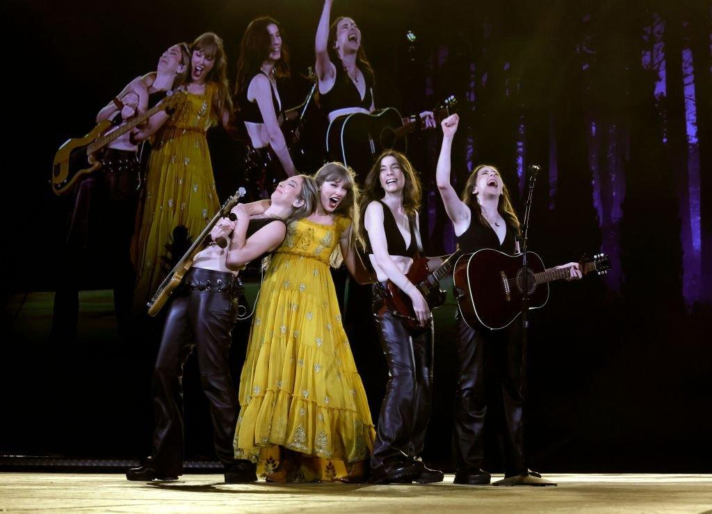 Haim on stage with Taylor Swift