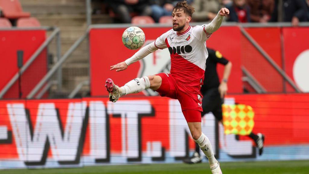 Hidde ter Avest in action for FC Utrecht