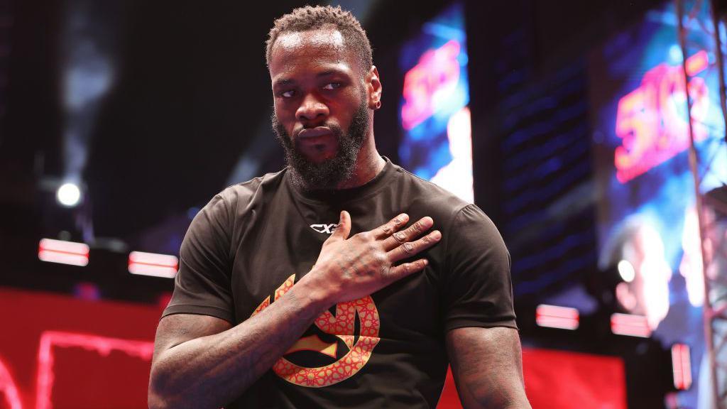 Deontay Wilder training for his fight against Zhilei Zhang